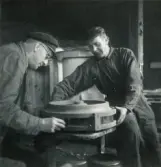 Personalen i arbete. Carl Hedberg, Gösta Pettersson.
Borås Mekaniska Verkstad.