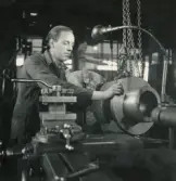 Personalen i arbete. Rune Ekfeldt.
Borås Mekaniska Verkstad.