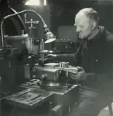 Personalen i arbete. Aron Granér.
Borås Mekaniska Verkstad.