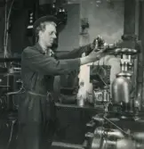 Personalen i arbete. Harald Karlsson.
Borås Mekaniska Verkstad.