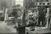 En serie kugghjulsautomater under montering.
Borås Mekaniska Verkstad.