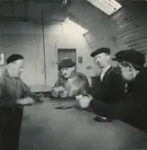 Efter maten dras en spader. Borås Mekaniska Verkstad.