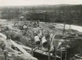 Montage av tubledning i Porjus, Maj - juni 1911.
Tillverkad av Borås Mekaniska Verkstad.