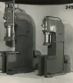 Hydrauliska maskiner. 25 och 15 tons verkstadspressar.
Tillverkad av Borås Mekaniska Verkstad.