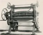 Vägmaskiner. Pappersklipp. Lilla Edet år 1892.
Tillverkad av Borås Mekaniska Verkstad.