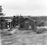 Mangårdsbyggnad och födorådsstuga. Bryggstugan hos Häggmarks i Sörantjärn