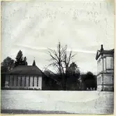 Västerås, Kyrkbacken, kv. Domkyrkan.
Biblioteket bredvid Rudbeckianska skolan.