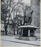 Västerås, Kyrkbacken, kv. Domkyrkan.
Rudbeckianska skolan. Statyn av Johannes Rudbeckius vid läroverksgården.