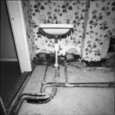 UPPRIVET BADRUMSGOLV: REPOTAGE FRÅN VVS-MÄSSAN (