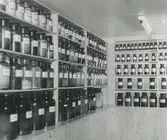 Apoteket Kronan, interiör. Förvaring av medicin.