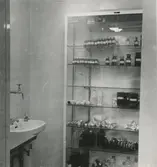 Apoteket Kronan, interiör. Förvaring.