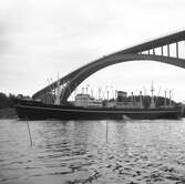 Fartyget Tarifa vid Sandöbron

