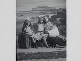Tre långhåriga flickor med stora rosetter i håret. Elsa Hagman, Birgit Hagman och Anna-Stina Alling.