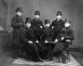 Stående från vänster: Herman Sandberg, Fritz Sandberg, Claes Petsen.
Sittande från vänster: Oskar Liljeblad, Ivar Bergendahl, Alf Svensson.