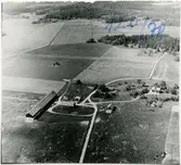 Västerås, Bäckby.
Gården Tjur från sydsydost. 1970.