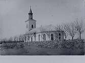 Träslövs kyrka i Halland sedd från koret. Kyrkogården hägnas av en stenmur och trädkrans.