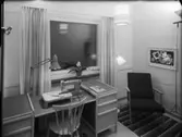 FÄRG- OCH SVARTVITFOTOGR. AV MÖBL. LÄG. KALMAR - HÄLSINGBORG