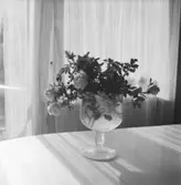 BLOMMOR, TAPETER. U. MOLIN, LIDINGÖ