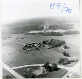 Västerås, Erikslund, Dingtuna sn, Hallsta gård.
Hallsta gård från  1970.