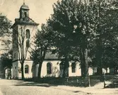 Alingsås stadskyrka från Västra Kyrkogatan.