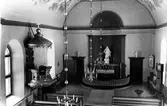 Landskyrkans altare och predikstol.
