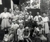 Skytteklev. Kvinnoklubbsmöte i Anna och Erik Petterssons sommarstuga