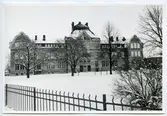 Västerås, Herrgärdet, kv. Folke 1. 
Engelbrektsgatan 19. Herrgärdsskolans huvudbyggnad vintertid.