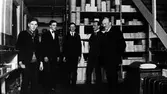 Fem män i Gustafsson & Werner Skjortfabrik.
Från vänster: Herbert Swanson, Åke Andreasson, Tor Andersson, Mattson, Verner Johansson