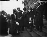 Folksamling på Universitetshusets trappa, Uppsala