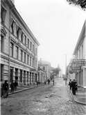 Bild från före 1900. Till vänster kvarteret Guldsmeden, till höger kvarteret Glasmästaren.