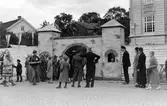 Barnens dag 1938. Barn, kvinnor och män har samlats vid 