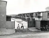 Gårdsinteriör i Vivalla centrum, 1968