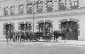 Brandmän med hästdragen brandvagn, 1903