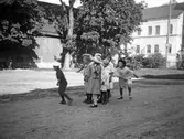 Lek på bryggargården, 1919