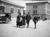 På väg från skolavslutning, juni 1924
