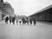 På väg från Centralstationen, maj 1931