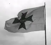 Fana för IOGT hissad. Uppgifter saknas. Tillhör samlingen med fotokopior från Hallands Nyheter som är från 1930-1940-talen.