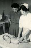 Bebis på barnavårdscentralen, 1940-tal
