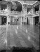 SYNTETBEHANDLAT FOLV I FOAJE I DRAMATEN