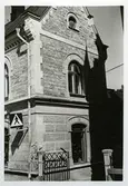 Köping sf, kv. Disa 2, Apotekshuset vid Stora torget.
Inför renoveringen 1985.