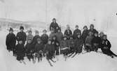 Barn och lärarinna på Myra Skola i Gällivare, 1931