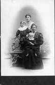 Tre generationer, 1908