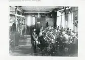 Symaskinsverkstaden vid Husqvarna. Omkring 1910.
