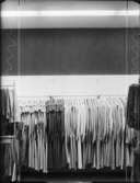 NYA HERRKONFEKTION
INTERIÖR