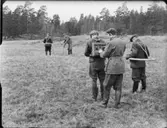 BIL MED APPARATUR, MALMARBETARE I FÄLT