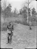 BIL MED APPARATUR, MALMARBETARE I FÄLT