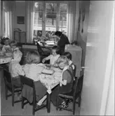 BARNDAGHEM I FREDHÄLL