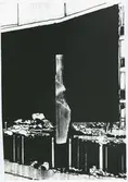 Teckning av skulptur, av plexiglas, Skev påle. Stadsteatern, Borås.