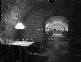 SUNDBYHOLMS SLOTT
INTERIÖR KÄLLARVALV, FESTSAL, ARMATUR FRÅN 