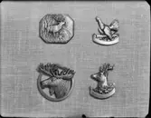 DIVERSE FÖREMÅL PISTOL. HATTMÄRKEN, SKYDDSKLÄDER MM